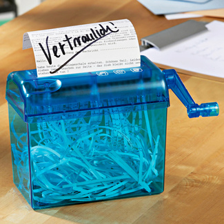 Aktenvernichter mit Handkurbel Aktenvernichter mit Handkurbel