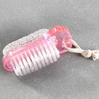 Nagelbürste mit Bimsstein Nagelbürste mit Bimsstein