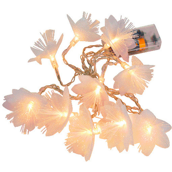 Lichterkette mit Blüten
