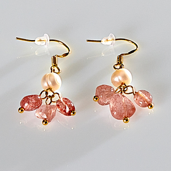 Ohrhänger Erdbeerquarz + Süßwasserperlen Amélie di Santi