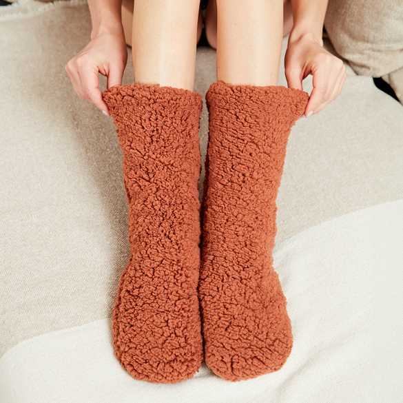 Kuschelige Teddy-Socken cognac