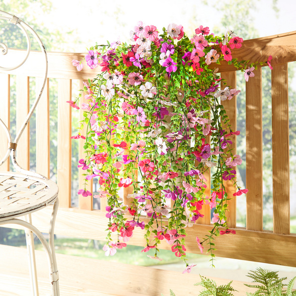 Kunstblumen hängend