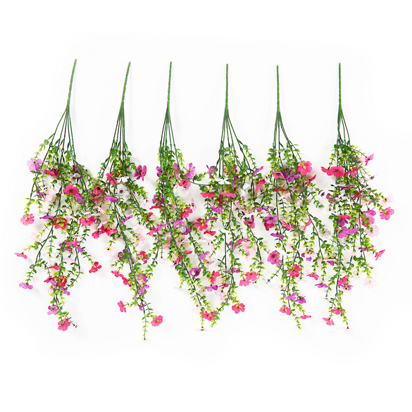Kunstblumen hängend