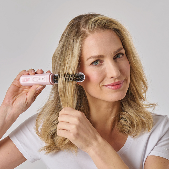 Kabellose Glättbürste