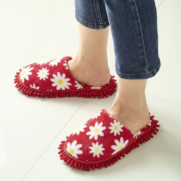 Putzpantoffeln rot mit Blumenmuster