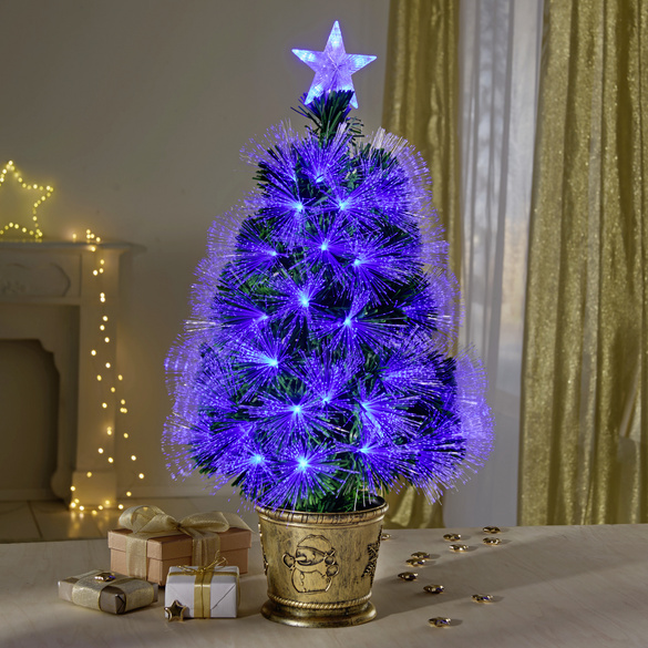 Leuchtender Weihnachtsbaum mit Stern