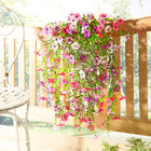 Kunstblumen hängend