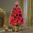 Leuchtender Weihnachtsbaum mit Stern