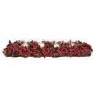 Adventsgesteck mit Beeren und Zapfen rot